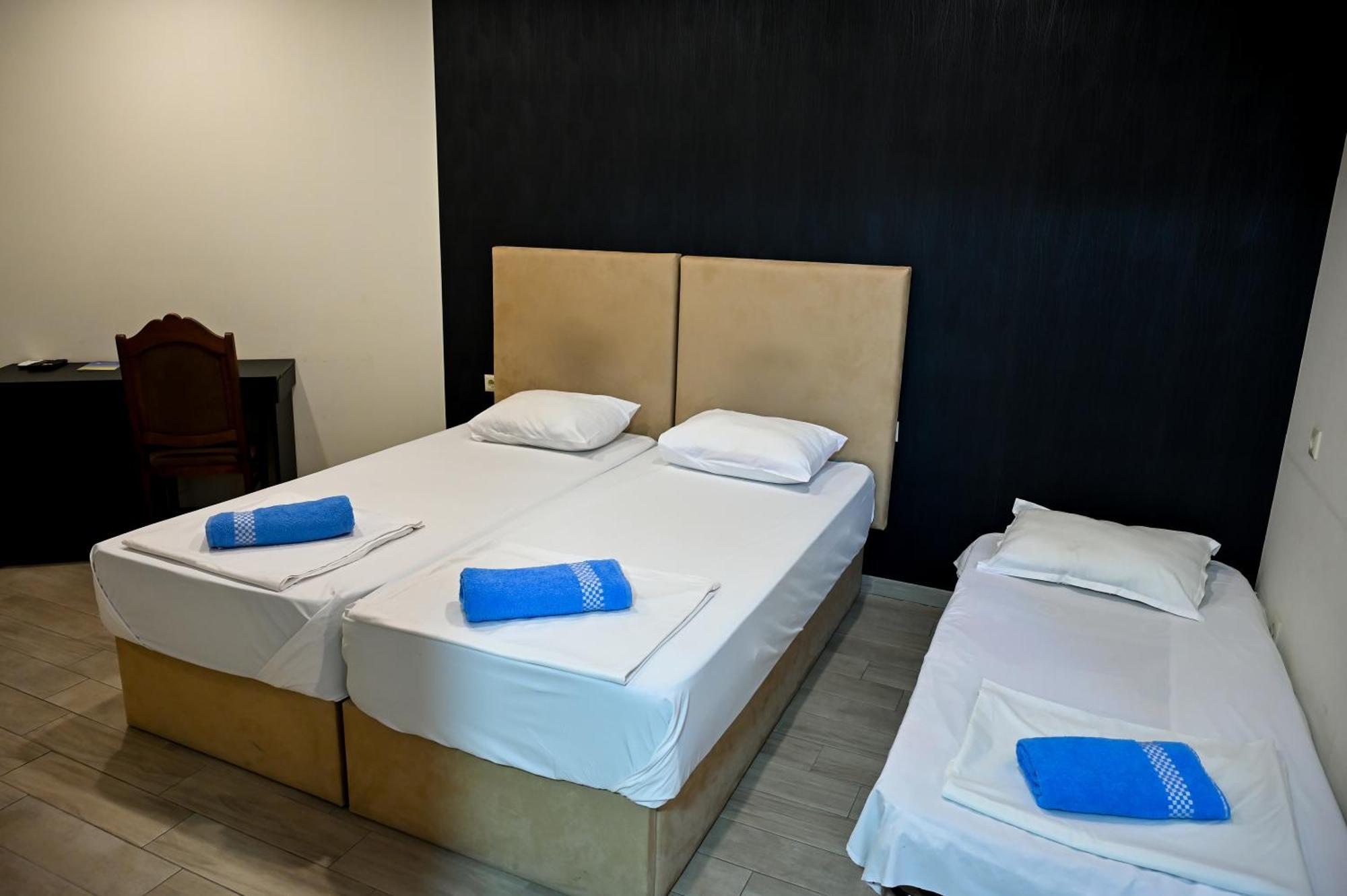 Хостел StarHostel Кутаиси Экстерьер фото